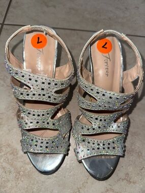 Sparkly Rhinestone Heels Size 7 Silver Glitter Strappy Party Prom Heels